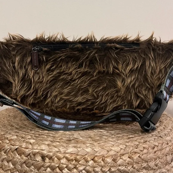 Star Wars Chewbacca Rebel Alliance Fanny Pack - Picture 2 of 4